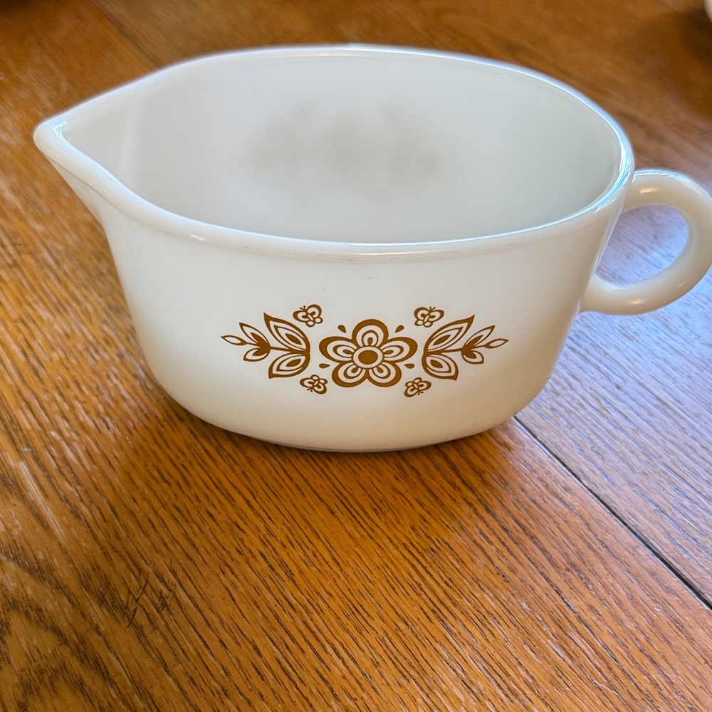 1970’s Pyrex Butterfly Gold Gravy Boat and Under plate - Picture 5 of 8